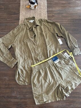 Old Navy Women’s Linen Blend Set Shirt and Shorts.